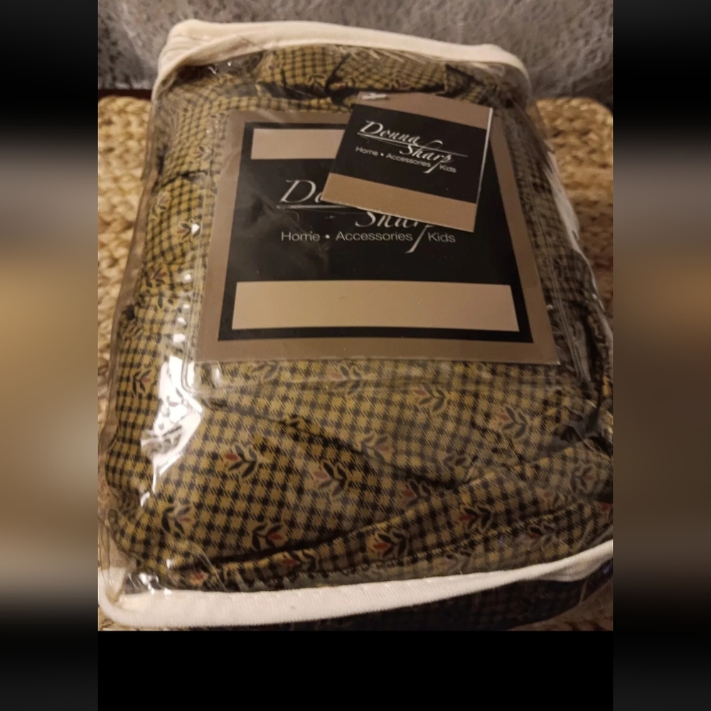 Donna Sharp Home Chocolate Gingham #610 Twin Bed skirt Bedding Linens